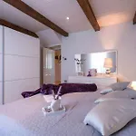 Amneris Holiday home *