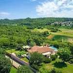 Holiday home Amneris *