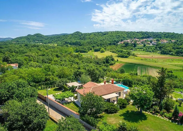 Semesterbostad Amneris *